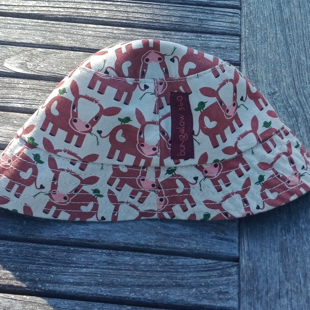Bungalow 360 hat
